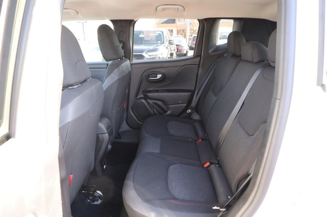 Jeep Renegade Vehicle Image 09