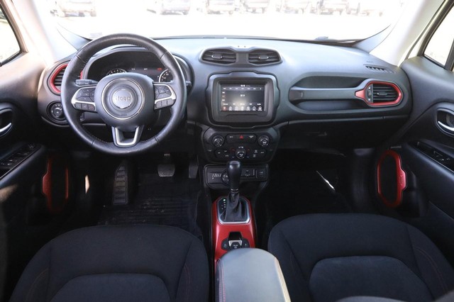 Jeep Renegade Vehicle Image 20