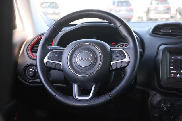 Jeep Renegade Vehicle Image 22