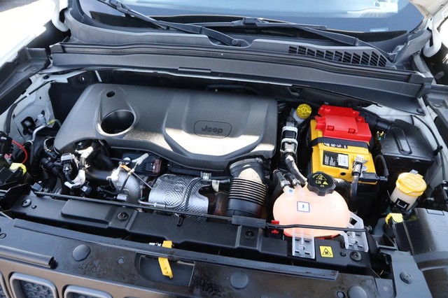 Jeep Renegade Vehicle Image 26