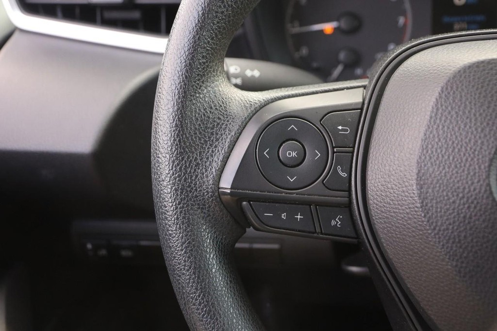 Toyota Corolla Vehicle Full-screen Gallery Image 11