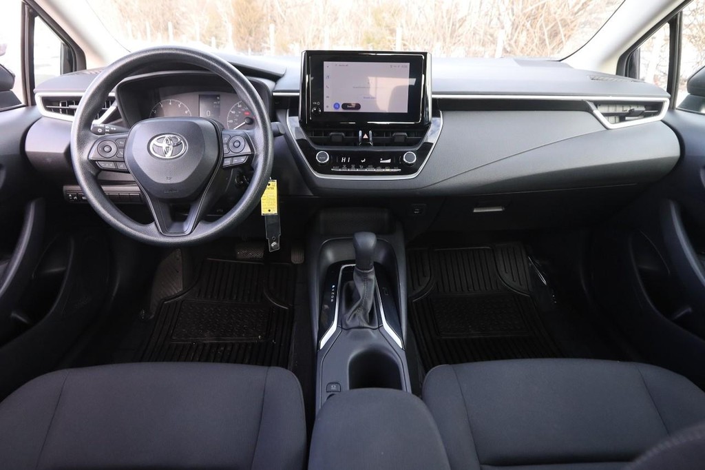 Toyota Corolla Vehicle Full-screen Gallery Image 18