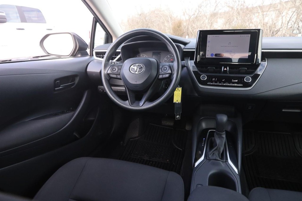 Toyota Corolla Vehicle Full-screen Gallery Image 19