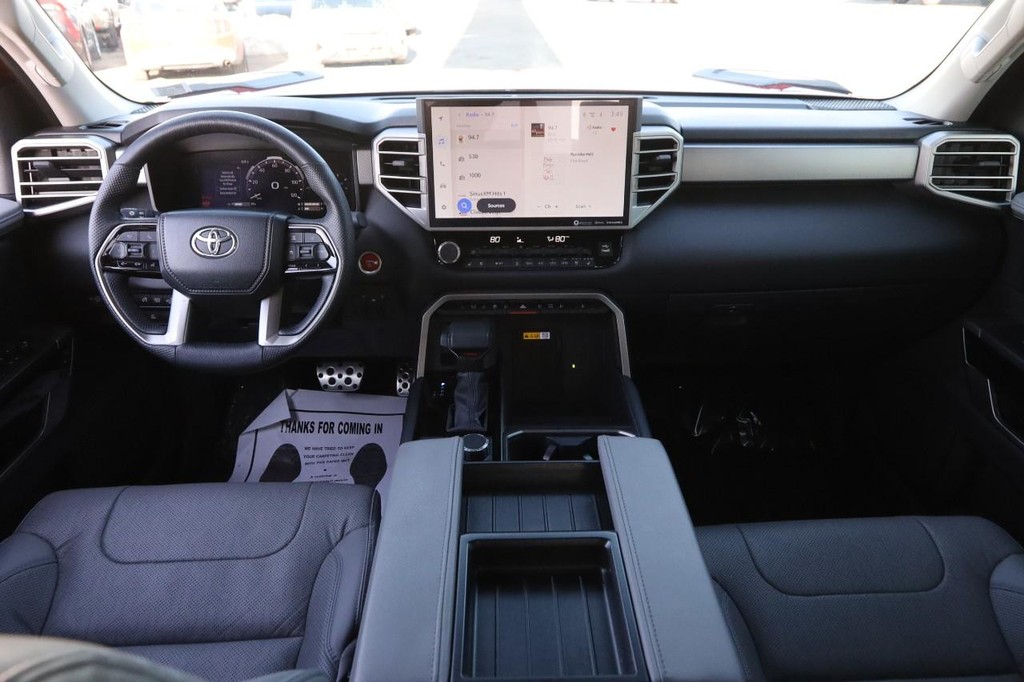 Toyota Tundra 4WD Vehicle Full-screen Gallery Image 21