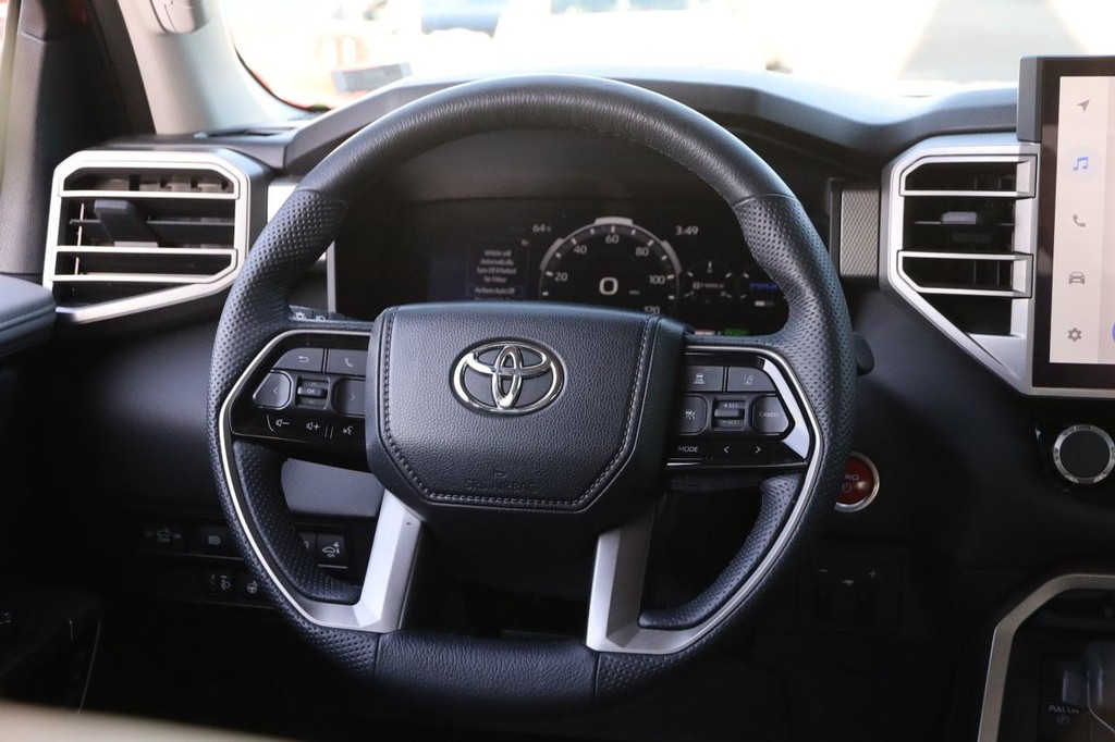 Toyota Tundra 4WD Vehicle Full-screen Gallery Image 23