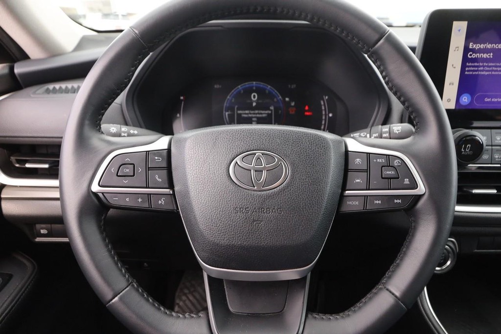 Toyota Grand Highlander Vehicle Full-screen Gallery Image 12
