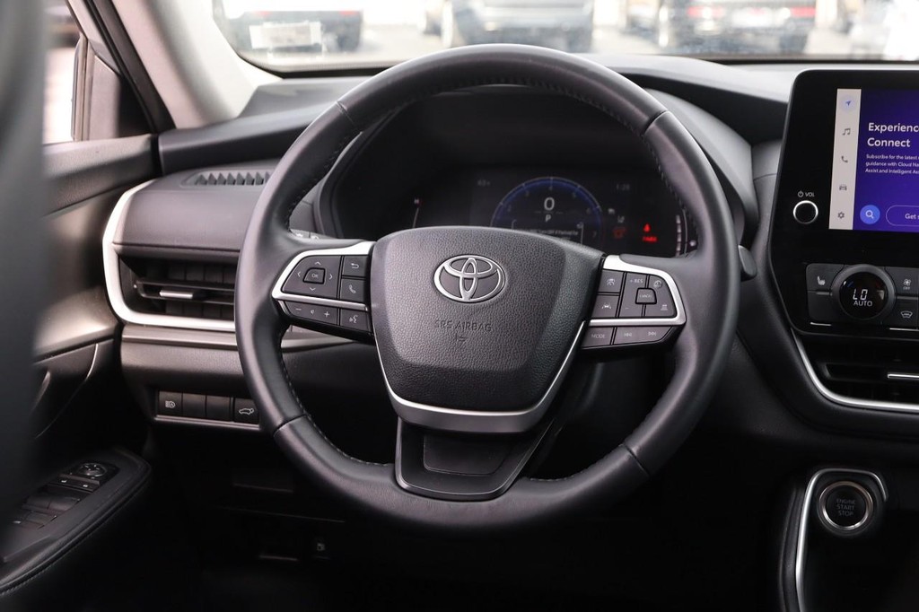 Toyota Grand Highlander Vehicle Full-screen Gallery Image 24