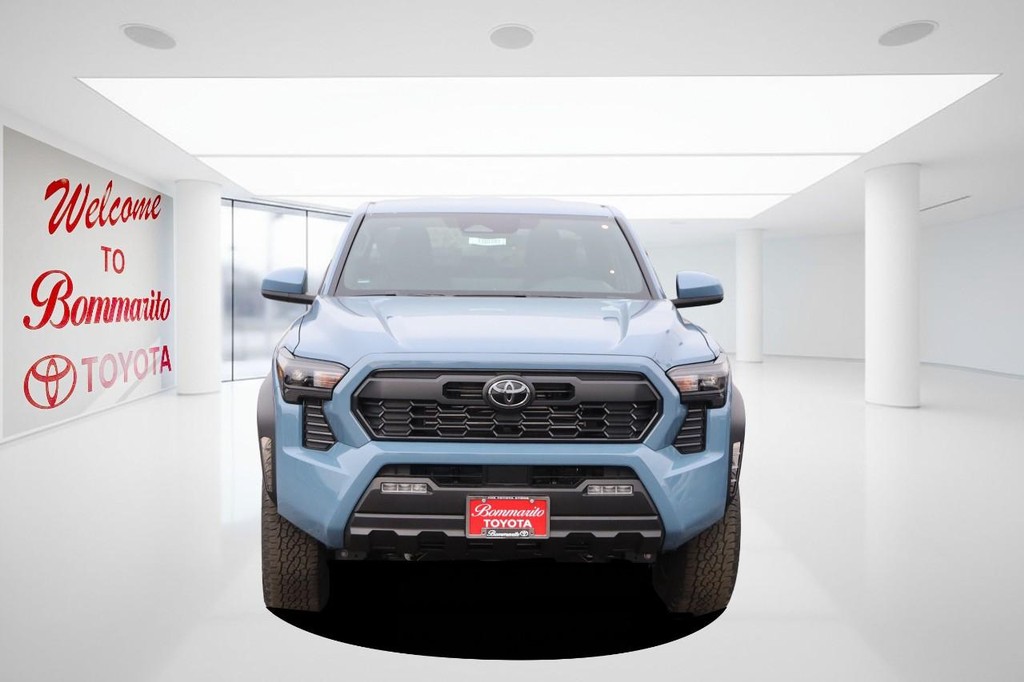 Toyota Tacoma 4WD Vehicle Full-screen Gallery Image 4