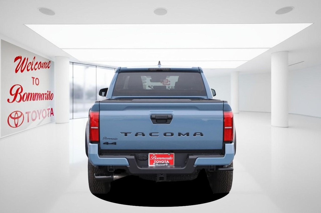 Toyota Tacoma 4WD Vehicle Full-screen Gallery Image 6