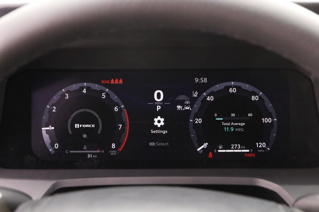 Toyota Tacoma 4WD Vehicle Full-screen Gallery Image 13