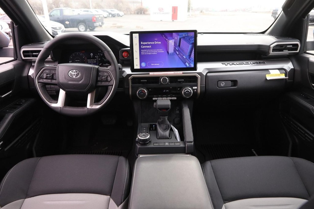 Toyota Tacoma 4WD Vehicle Full-screen Gallery Image 21