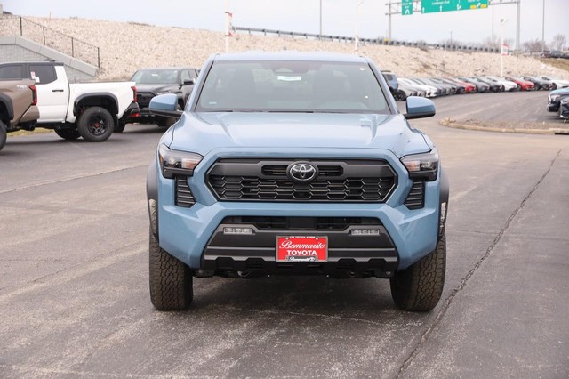 Toyota Tacoma 4WD Vehicle Image 04