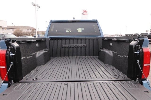 Toyota Tacoma 4WD Vehicle Image 07