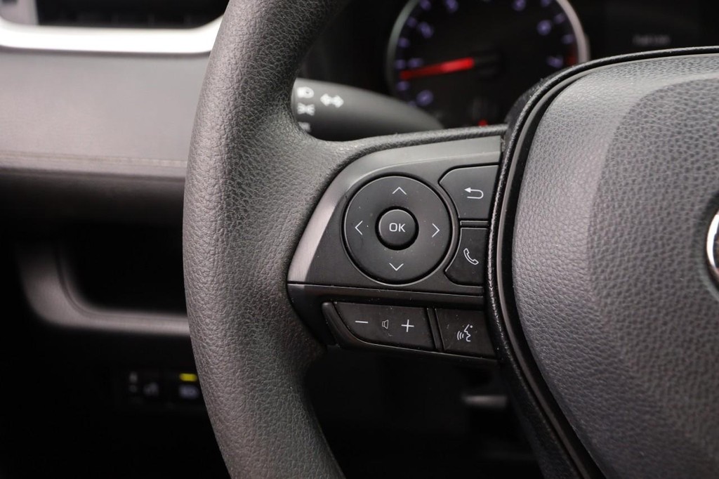 Toyota RAV4 Vehicle Full-screen Gallery Image 9