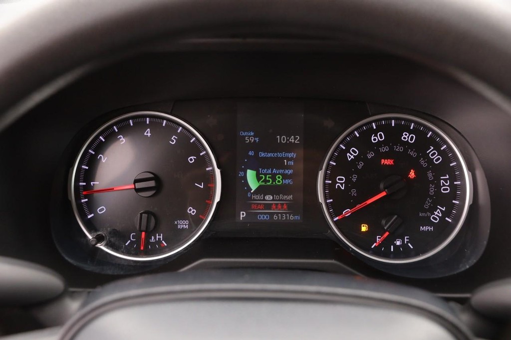 Toyota RAV4 Vehicle Full-screen Gallery Image 10