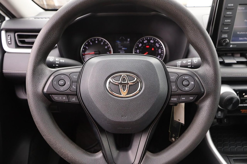 Toyota RAV4 Vehicle Full-screen Gallery Image 14