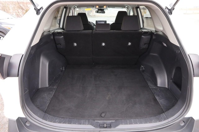 Toyota RAV4 Vehicle Image 10