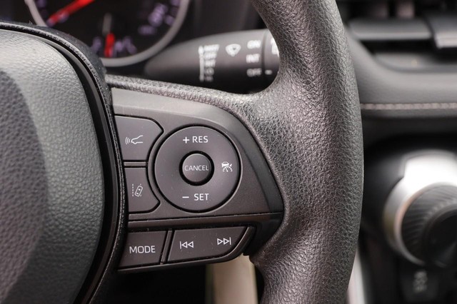 Toyota RAV4 Vehicle Image 16