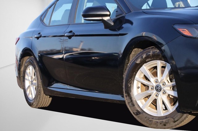 Toyota Camry Vehicle Image 03