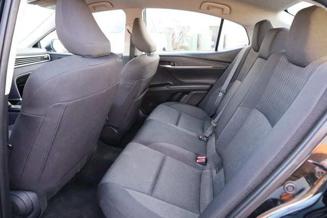 Toyota Camry Vehicle Image 09