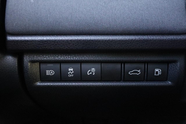 Toyota Camry Vehicle Image 20