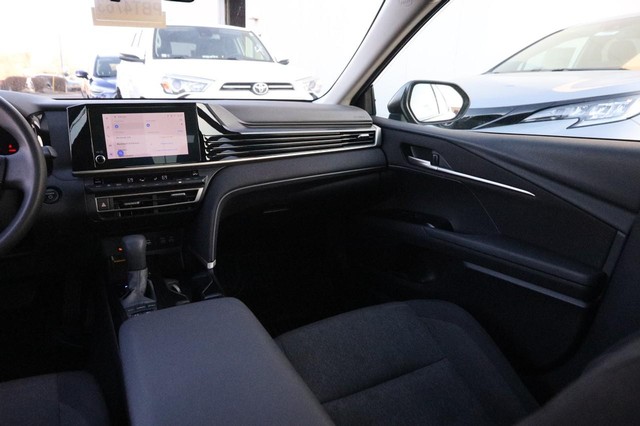 Toyota Camry Vehicle Image 25