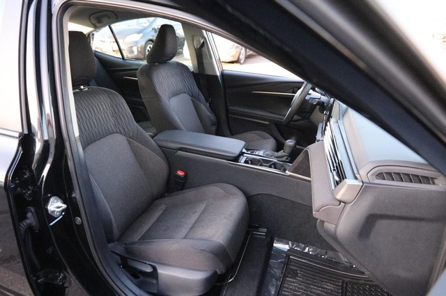 Toyota Camry Vehicle Image 26