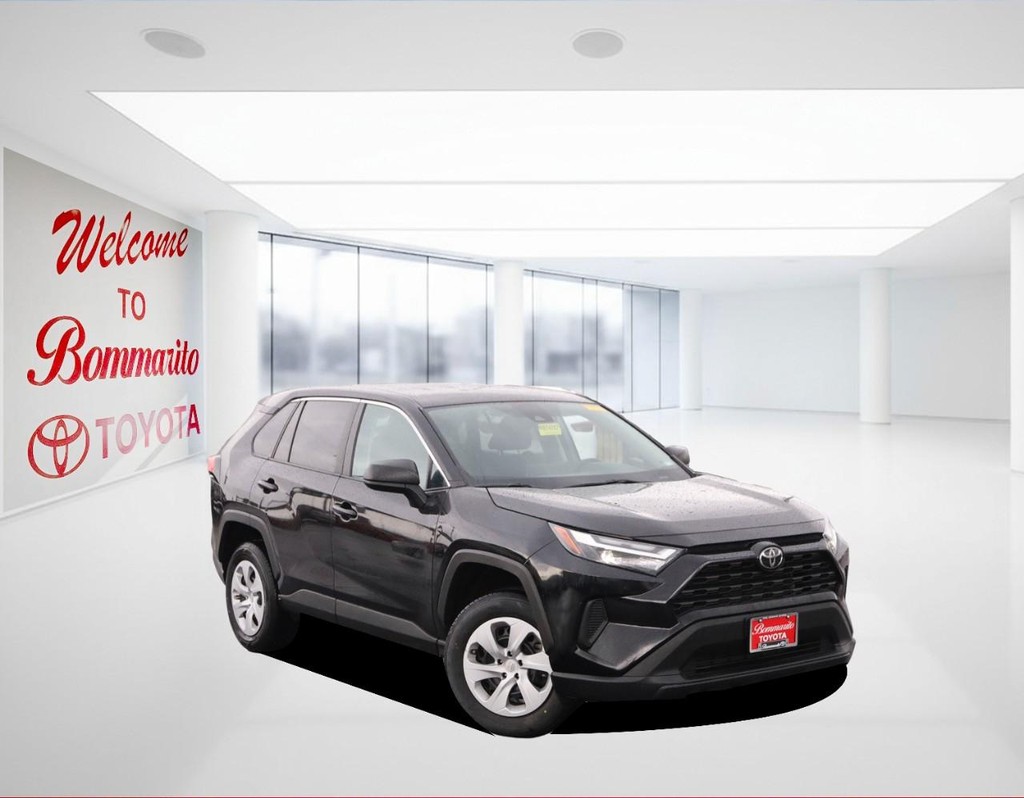 Toyota RAV4 Vehicle Full-screen Gallery Image 3