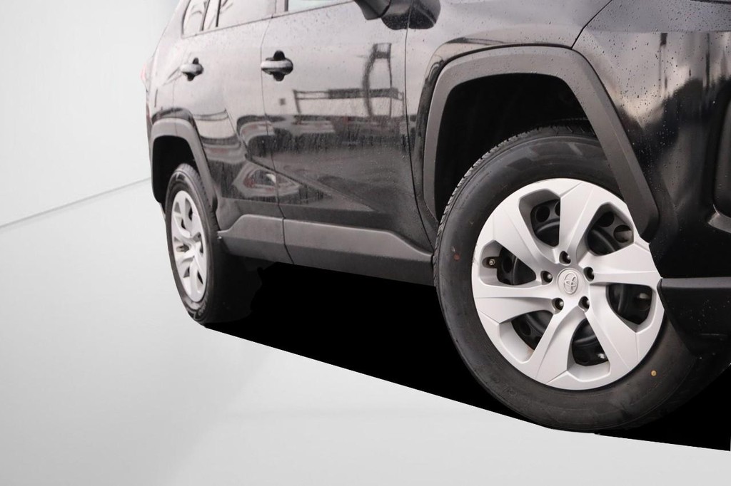 Toyota RAV4 Vehicle Full-screen Gallery Image 4