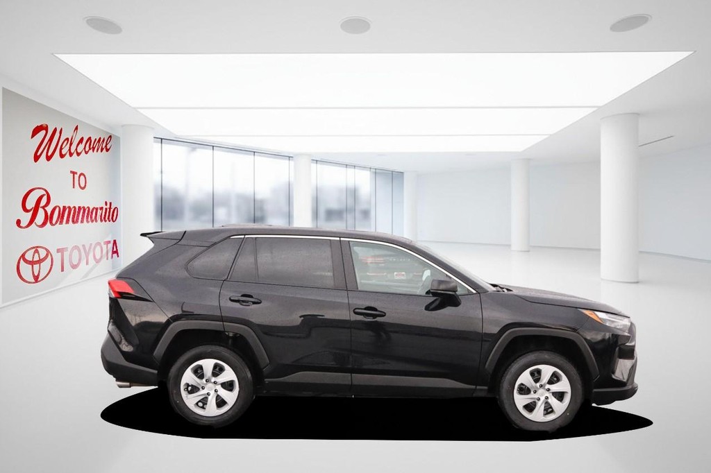 Toyota RAV4 Vehicle Full-screen Gallery Image 6