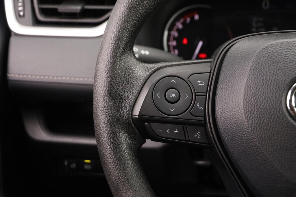 Toyota RAV4 Vehicle Full-screen Gallery Image 12