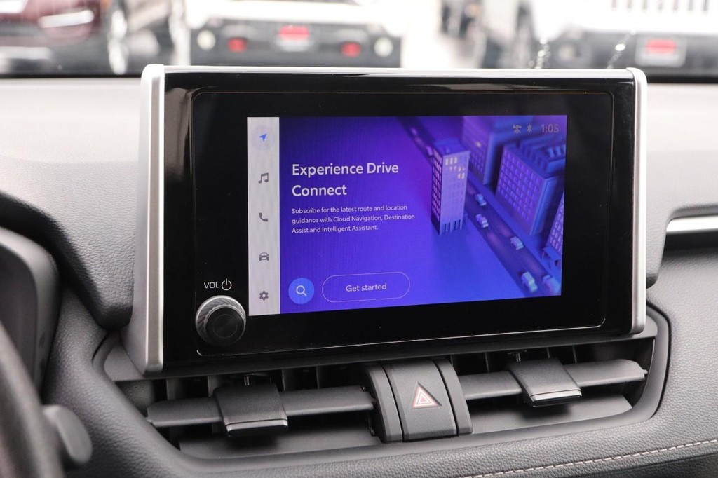 Toyota RAV4 Vehicle Full-screen Gallery Image 15