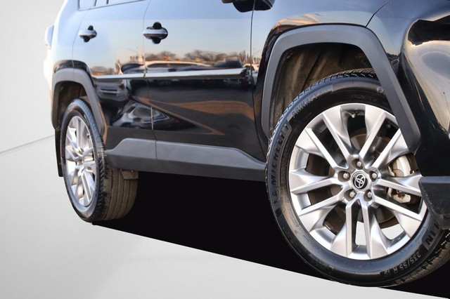 Toyota RAV4 Vehicle Image 03