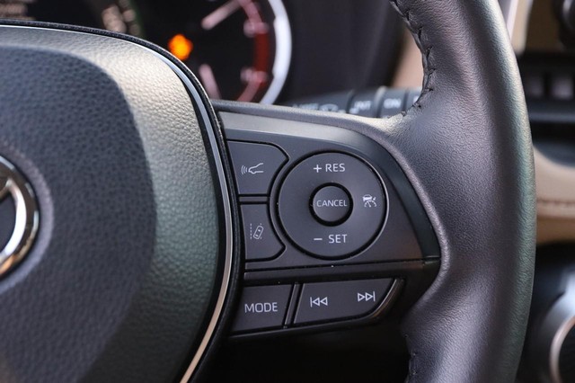 Toyota RAV4 Vehicle Image 14