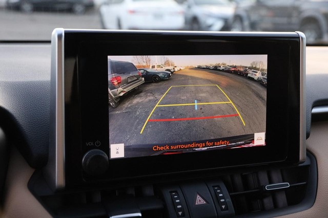 Toyota RAV4 Vehicle Image 18