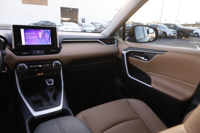 Toyota RAV4 Vehicle Image 26