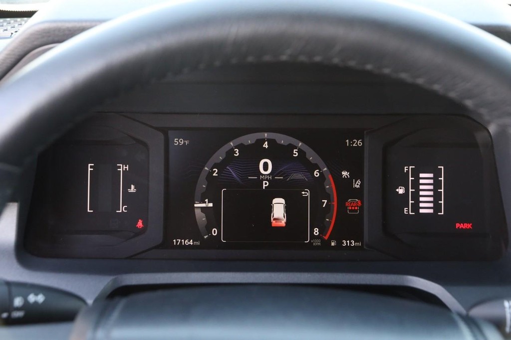 Toyota 4Runner Vehicle Full-screen Gallery Image 13