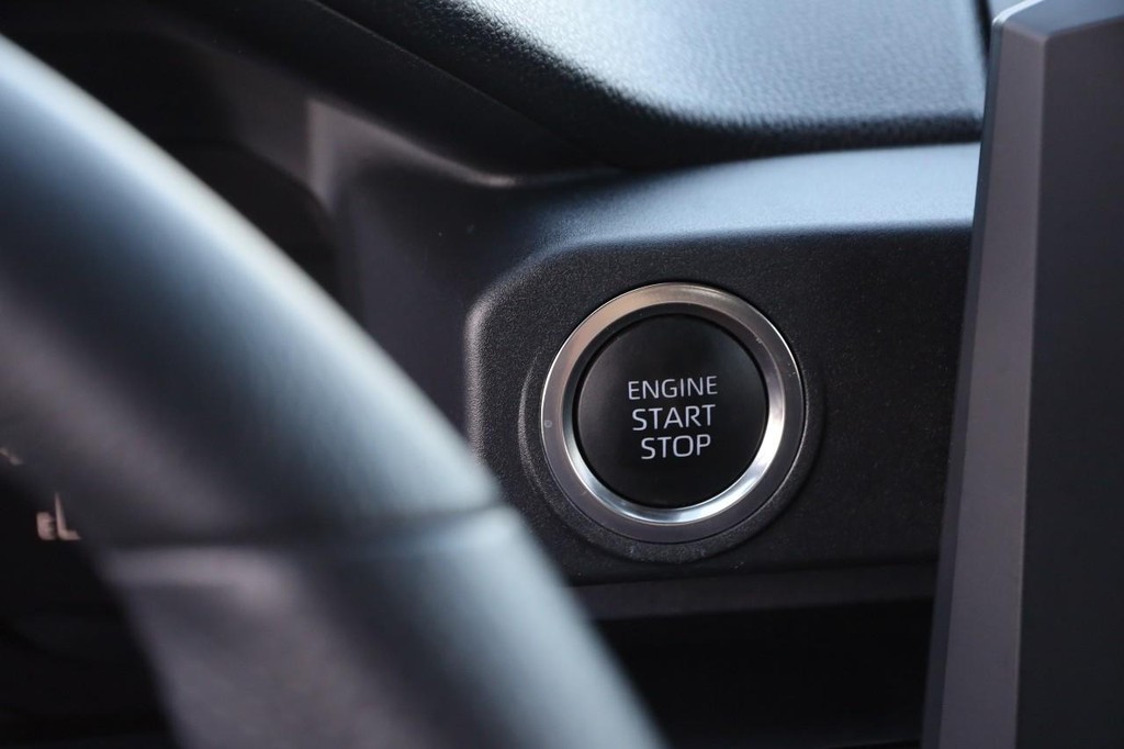 Toyota 4Runner Vehicle Full-screen Gallery Image 15