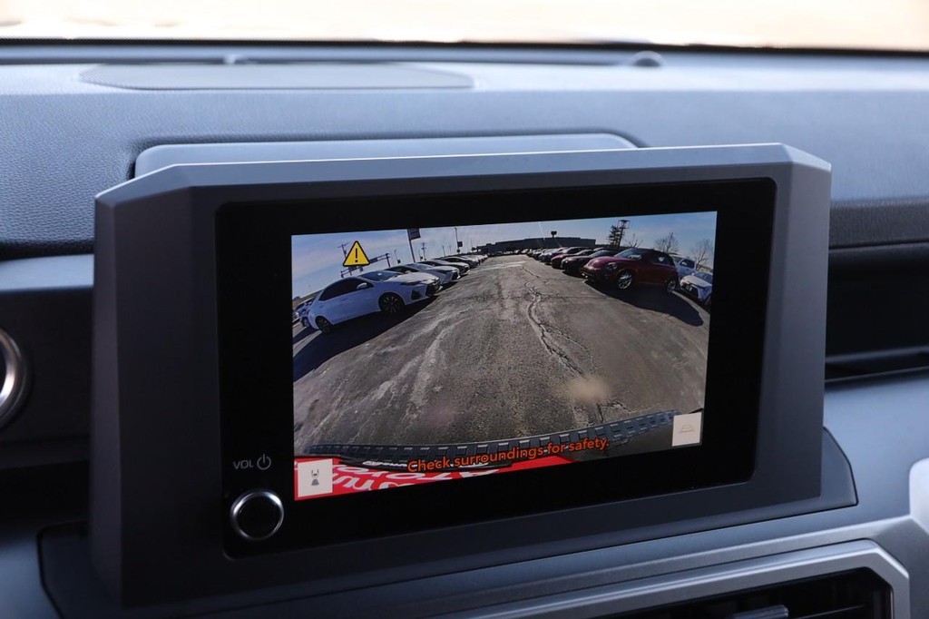 Toyota 4Runner Vehicle Full-screen Gallery Image 16