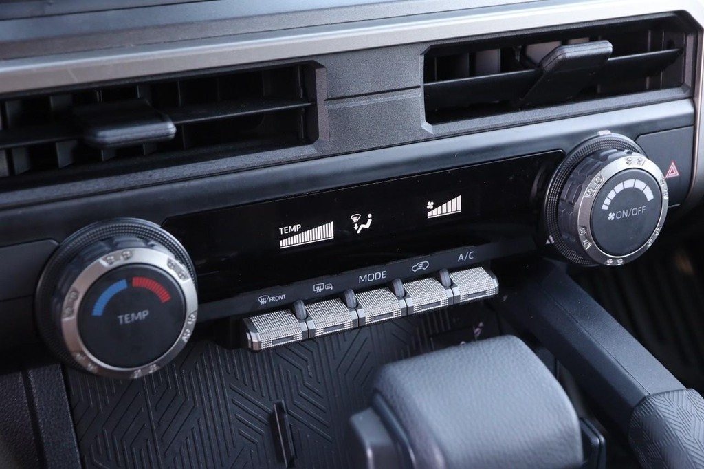 Toyota 4Runner Vehicle Full-screen Gallery Image 17