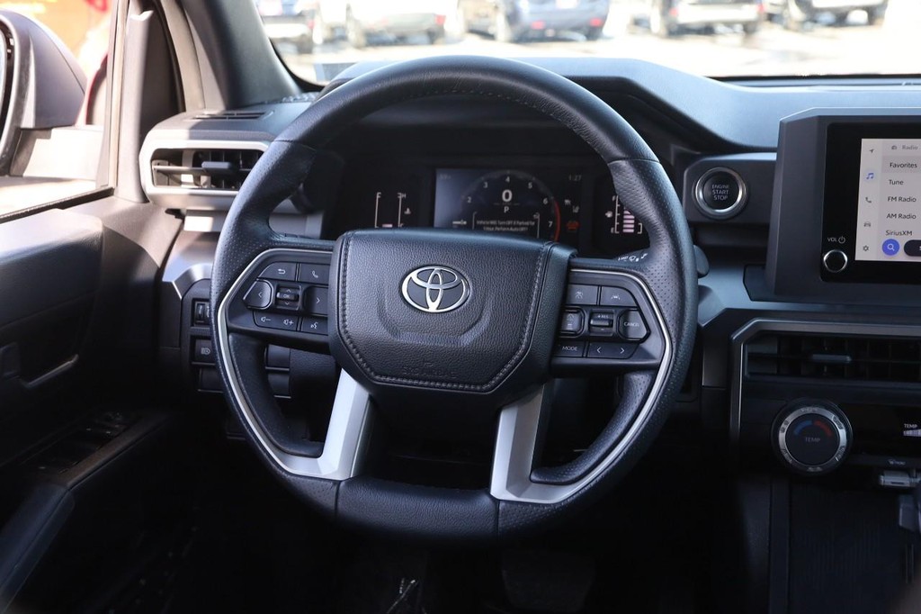 Toyota 4Runner Vehicle Full-screen Gallery Image 23