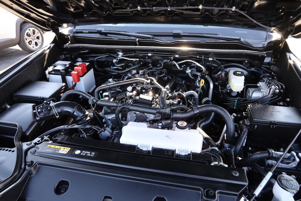 Toyota 4Runner Vehicle Full-screen Gallery Image 27