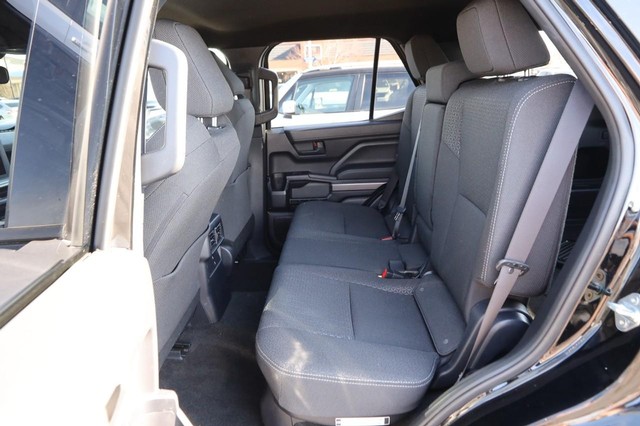 Toyota 4Runner Vehicle Image 09