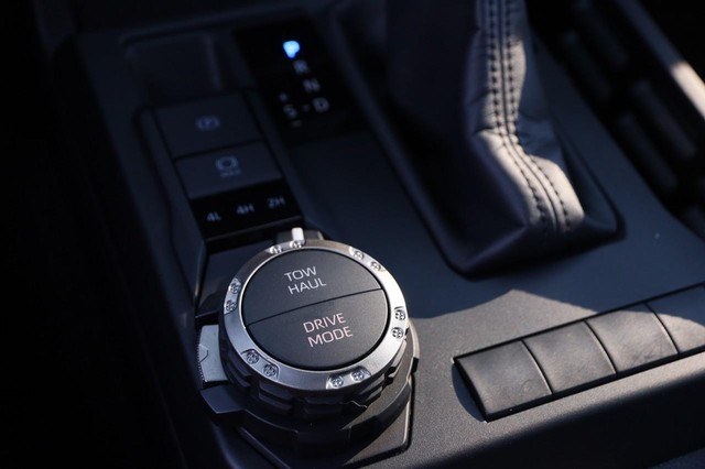 Toyota 4Runner Vehicle Image 18