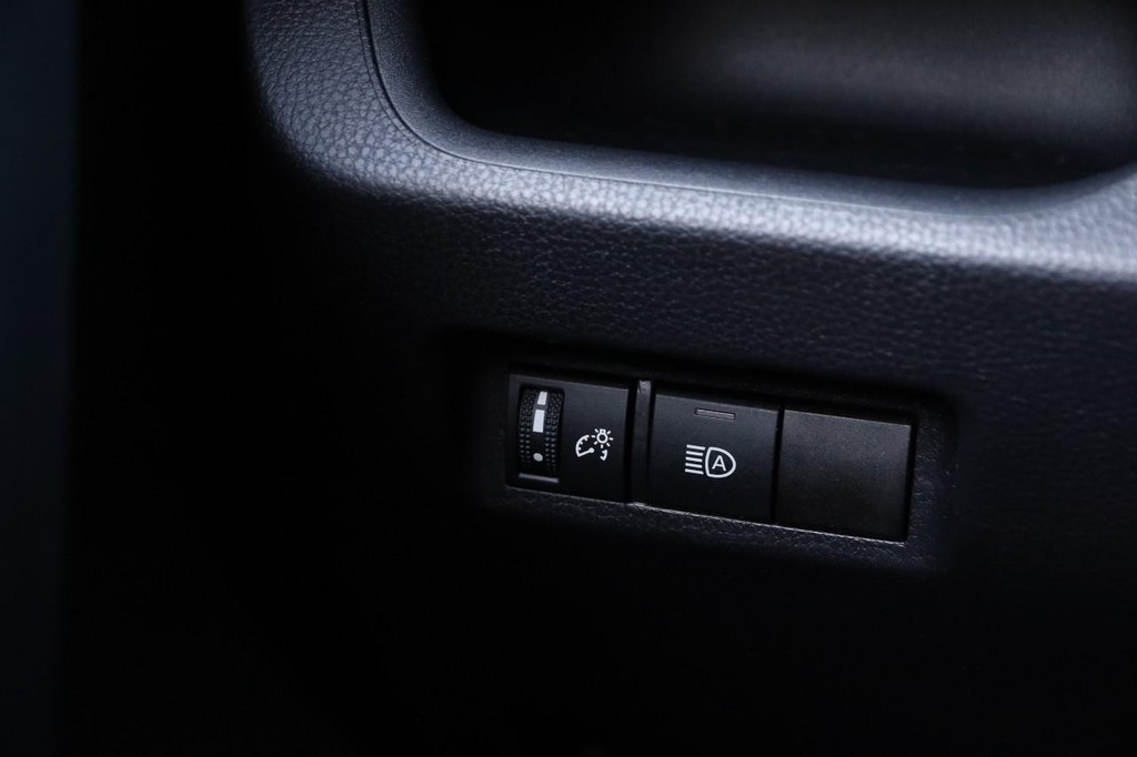 Toyota RAV4 Vehicle Full-screen Gallery Image 19