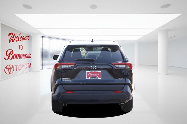 Toyota RAV4 Vehicle Image 06