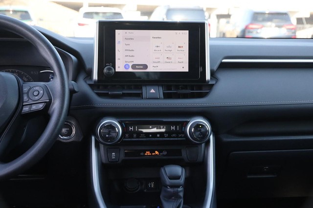 Toyota RAV4 Vehicle Image 23