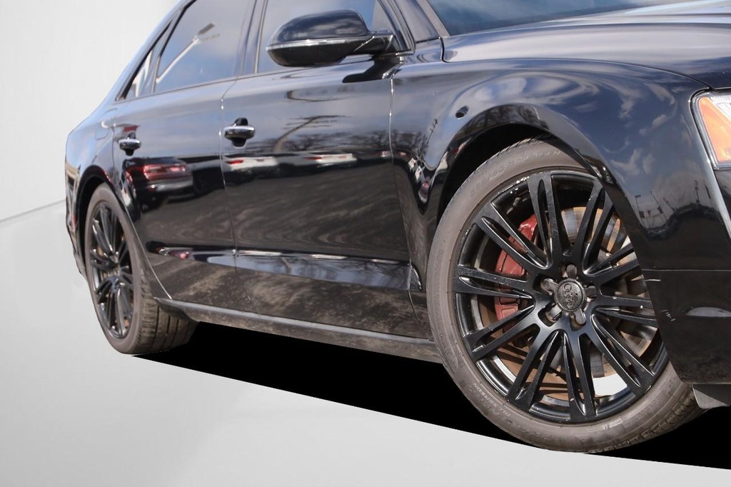 Audi A8 L Vehicle Full-screen Gallery Image 03