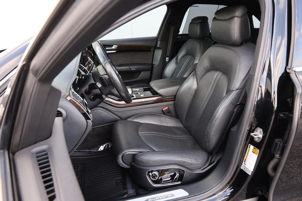 Audi A8 L Vehicle Full-screen Gallery Image 10