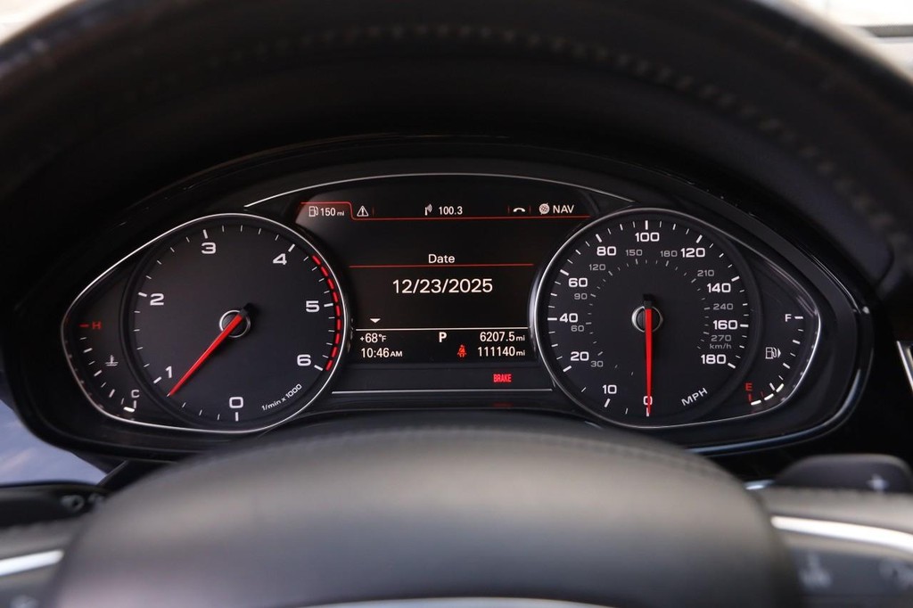 Audi A8 L Vehicle Full-screen Gallery Image 15